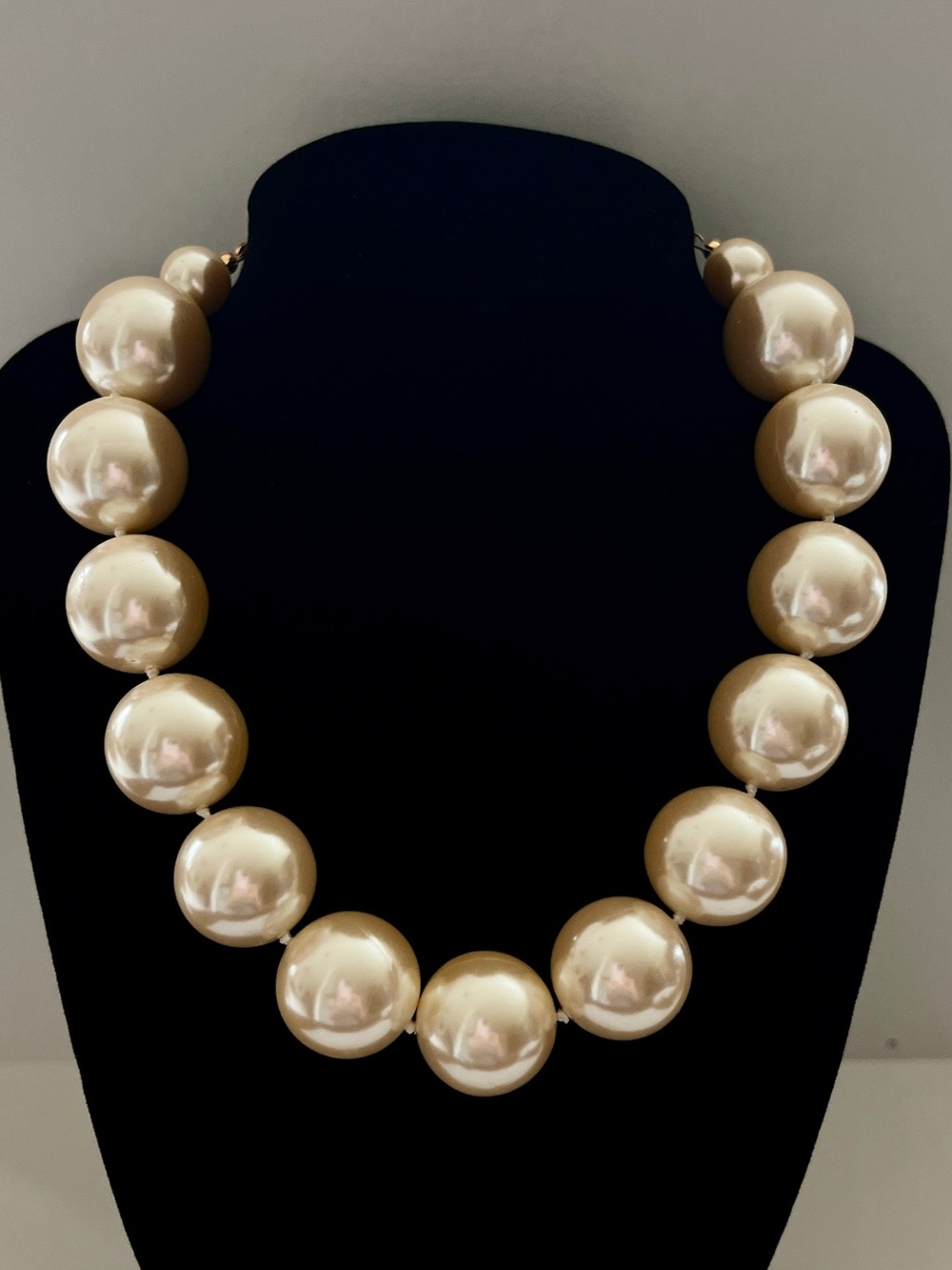 Vintage 1980s Carolee Jumbo Gobstopper Oversized Chunky Pearl Statement Necklace